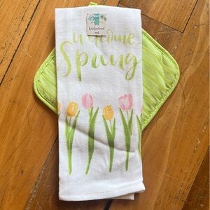 Spring towel set tulips with hot pad